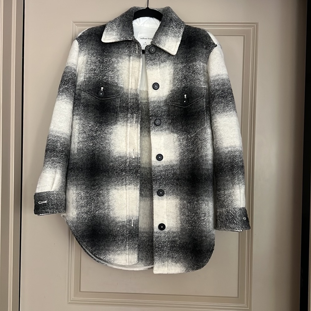 Aritzia Wilfred Free Ganna Shacket